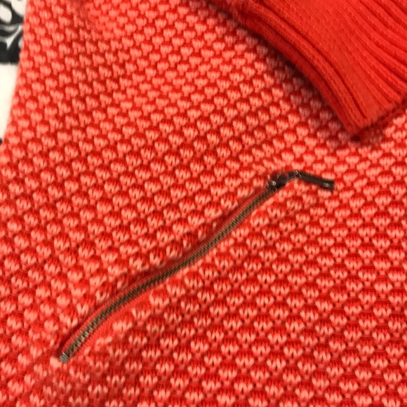 Cute zip front sweater with fun peaked hemline - Picture 5 of 11